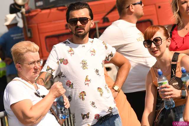 [WIDEO/FOTO] Drugi dzień pełen lotniczych wrażeń w Świebodzicach