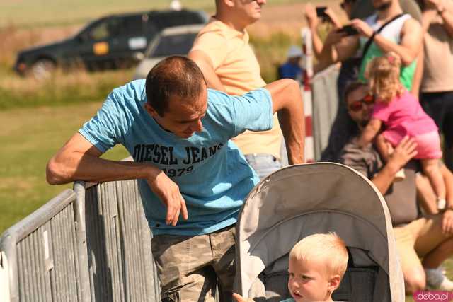 [WIDEO/FOTO] Drugi dzień pełen lotniczych wrażeń w Świebodzicach