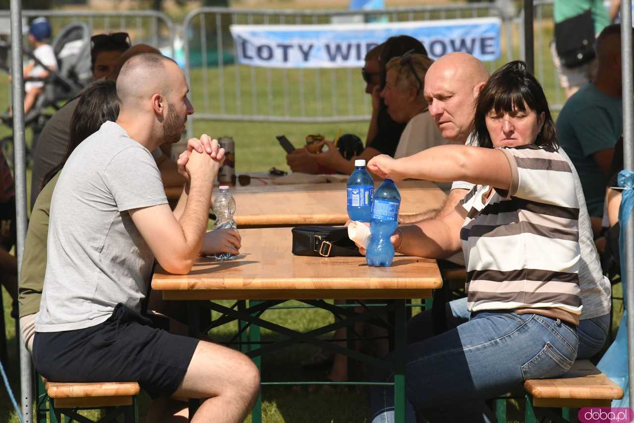 [WIDEO/FOTO] Drugi dzień pełen lotniczych wrażeń w Świebodzicach