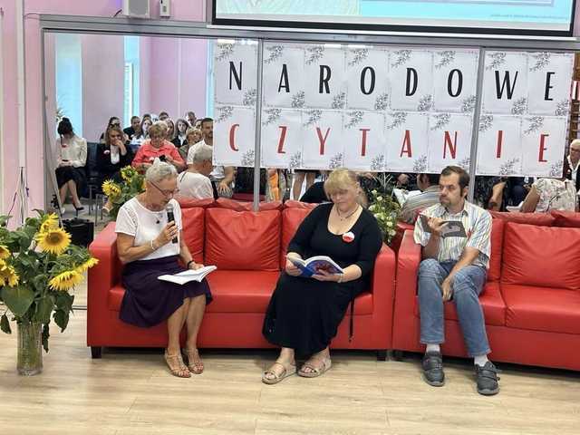 [FOTO] Wspólne czytanie Kordiana w świebodzickiej bibliotece