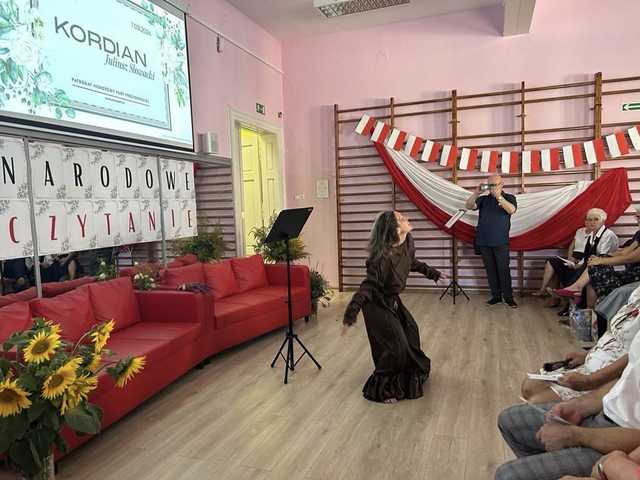 [FOTO] Wspólne czytanie Kordiana w świebodzickiej bibliotece