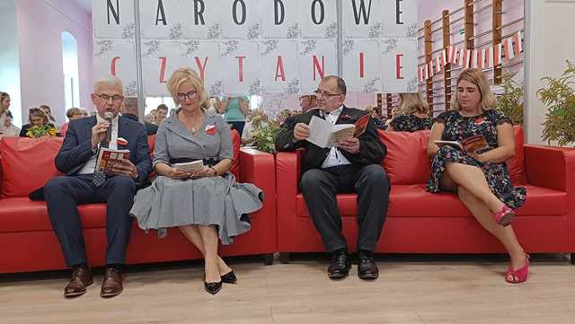 [FOTO] Wspólne czytanie Kordiana w świebodzickiej bibliotece