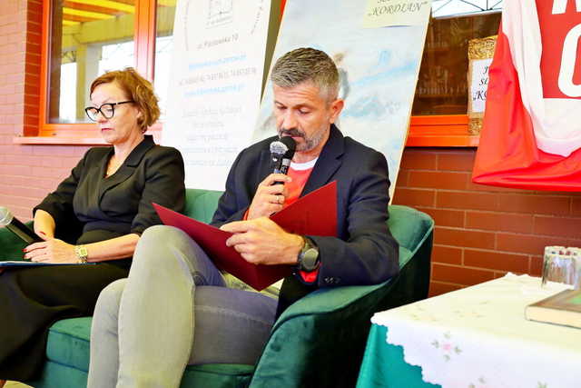 [FOTO] W Żarowie wspólnie czytali Kordiana