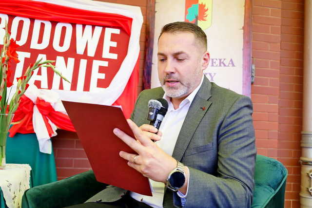 [FOTO] W Żarowie wspólnie czytali Kordiana