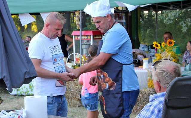 [FOTO] Mieszkańcy Gniewkowa podziękowali za tegoroczne plony