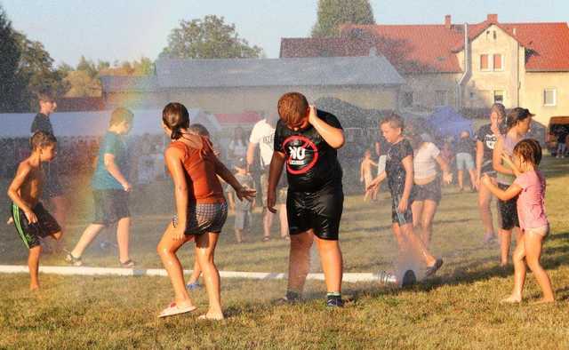 [FOTO] Mieszkańcy Gniewkowa podziękowali za tegoroczne plony