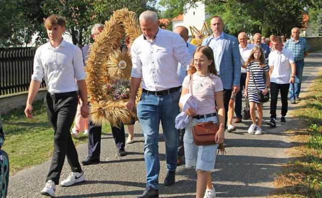 [FOTO] Mieszkańcy Gniewkowa podziękowali za tegoroczne plony