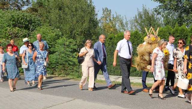 [FOTO] Mieszkańcy Gniewkowa podziękowali za tegoroczne plony
