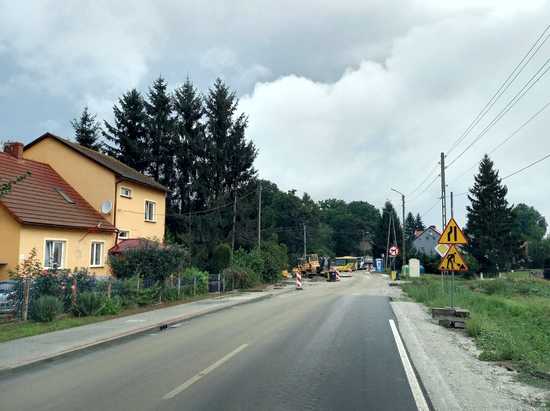 [FOTO] Trwają remonty dróg w powiecie świdnickim
