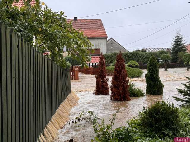 [FOTO, VIDEO] Dynamiczna sytuacja powodziowa w gm. Marcinowice. Najbardziej ucierpiał Zebrzydów i Strzelce