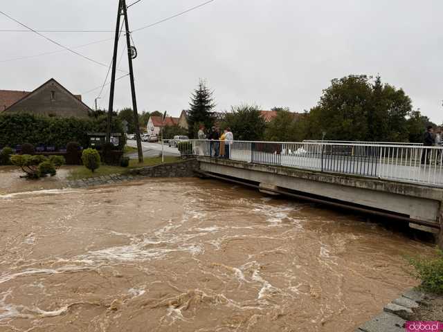 [FOTO, VIDEO] Dynamiczna sytuacja powodziowa w gm. Marcinowice. Najbardziej ucierpiał Zebrzydów i Strzelce