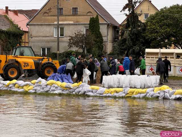 [VIDEO, FOTO] Pszenno walczy z żywiołem. Dramatyczna sytuacja w gminie Świdnica