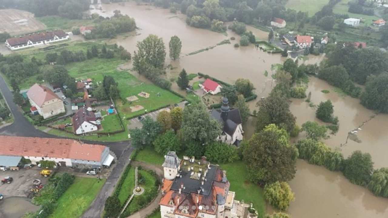 [VIDEO, FOTO] Pszenno walczy z żywiołem. Dramatyczna sytuacja w gminie Świdnica