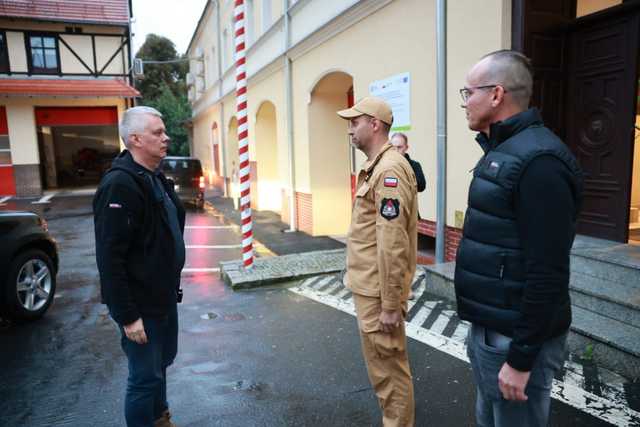 Minister Spraw Wewnętrznych Tomasz Siemoniak i Minister Infrastruktury Dariusz Klimczak z wizytą w Świdnicy