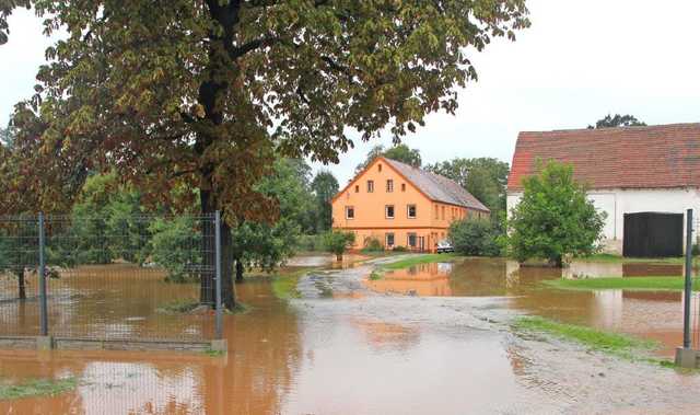 [FOTO] Skutki niszczycielskiego żywiołu są dotkliwe. Alarm przeciwpowodziowy w gminie Dobromierz odwołany