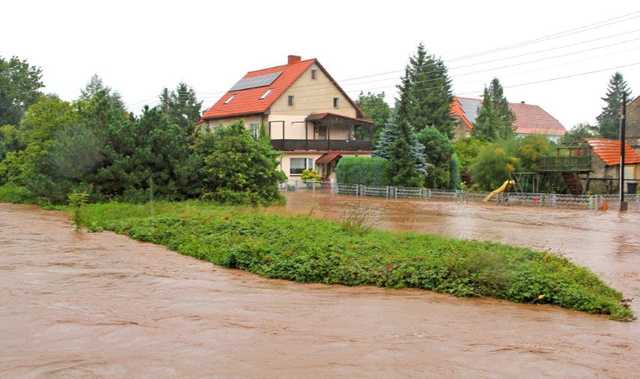 [FOTO] Skutki niszczycielskiego żywiołu są dotkliwe. Alarm przeciwpowodziowy w gminie Dobromierz odwołany