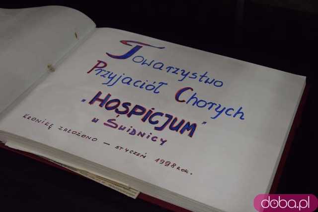 [FOTO, VIDEO] Promyk nadziei w cierpieniu. Niezwykły jubileusz Towarzystwa Przyjaciół Chorych „Hospicjum” 