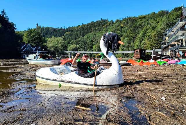 [FOTO, VIDEO] Wzięli sprawy w swoje ręce i posprzątali Jezioro Bystrzyckie