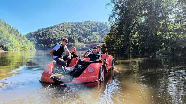[FOTO, VIDEO] Wzięli sprawy w swoje ręce i posprzątali Jezioro Bystrzyckie