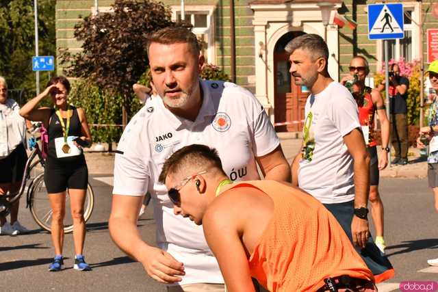[FOTO] Była moc! Pobiegli ulicami Żarowa w 9. edycji Biegów Strefowych