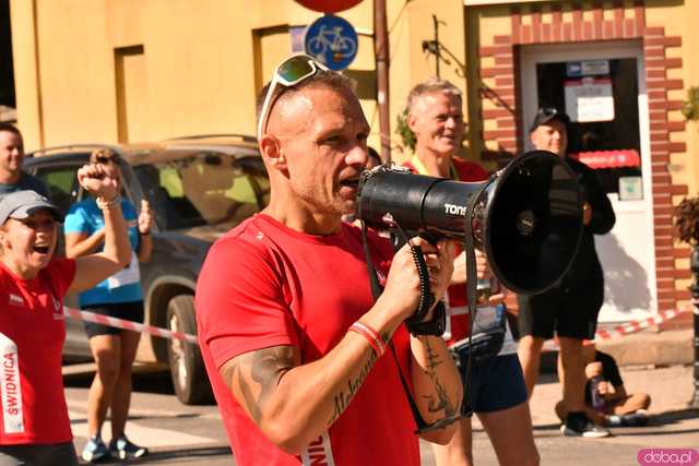 [FOTO] Była moc! Pobiegli ulicami Żarowa w 9. edycji Biegów Strefowych