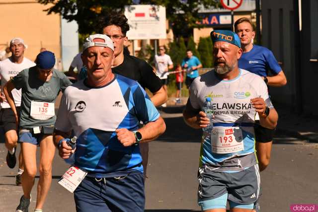 [FOTO] Była moc! Pobiegli ulicami Żarowa w 9. edycji Biegów Strefowych