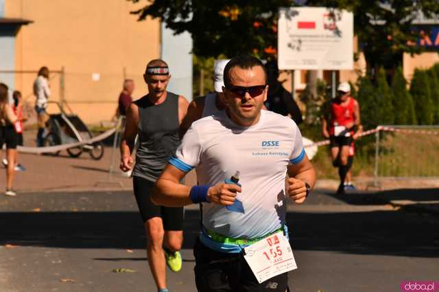 [FOTO] Była moc! Pobiegli ulicami Żarowa w 9. edycji Biegów Strefowych