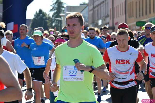 [FOTO] Była moc! Pobiegli ulicami Żarowa w 9. edycji Biegów Strefowych