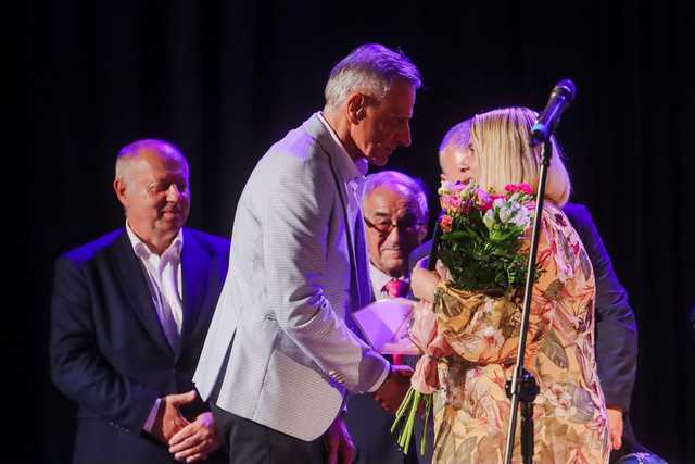 [FOTO] Świętowali 50 lat piłki ręcznej w naszym mieście. Uroczysty jubileusz pełen wspomnień, podziękowań i sportowej rywalizacji