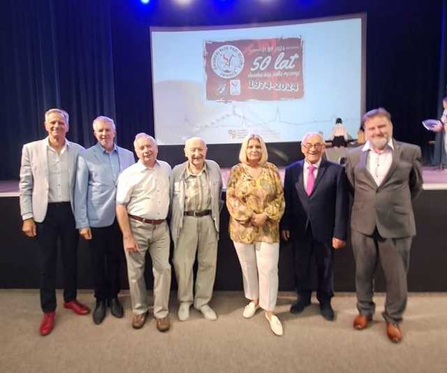 [FOTO] Świętowali 50 lat piłki ręcznej w naszym mieście. Uroczysty jubileusz pełen wspomnień, podziękowań i sportowej rywalizacji