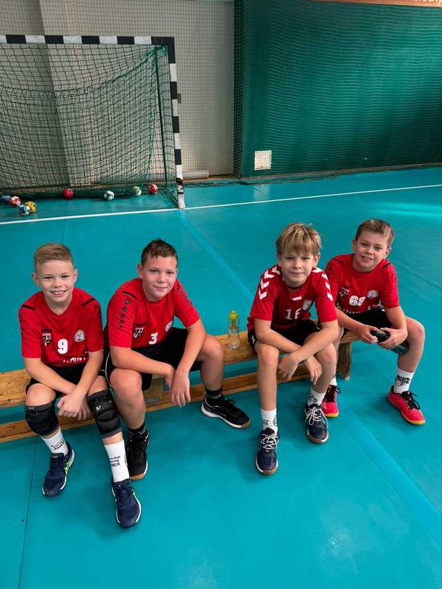 [FOTO] Świętowali 50 lat piłki ręcznej w naszym mieście. Uroczysty jubileusz pełen wspomnień, podziękowań i sportowej rywalizacji