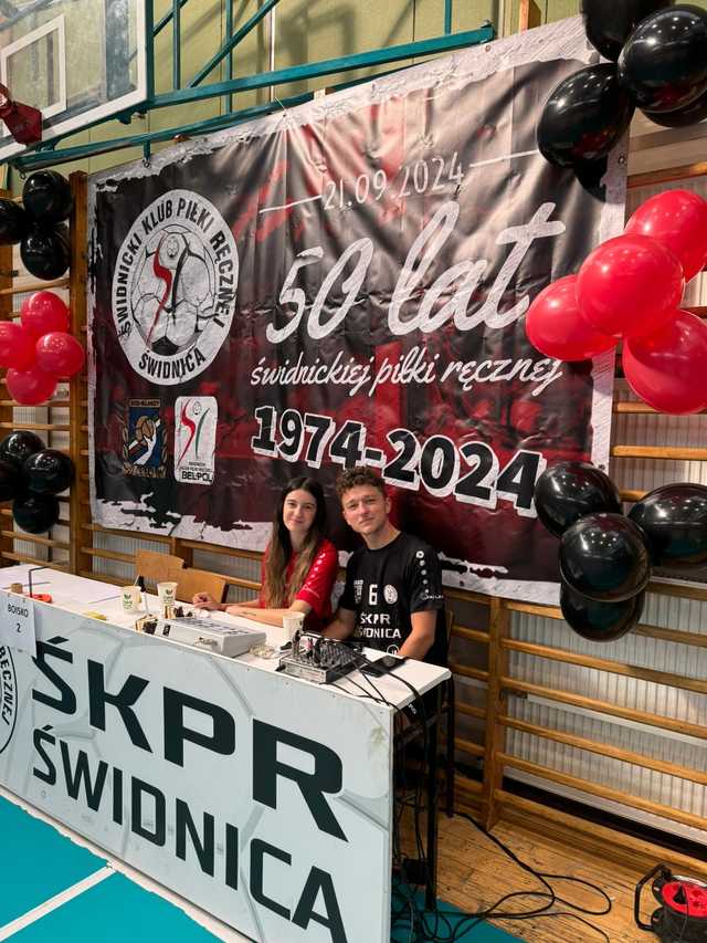 [FOTO] Świętowali 50 lat piłki ręcznej w naszym mieście. Uroczysty jubileusz pełen wspomnień, podziękowań i sportowej rywalizacji