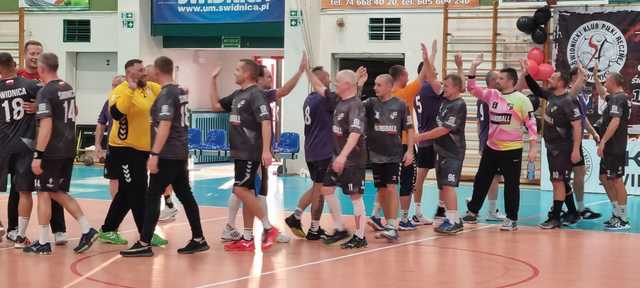 [FOTO] Świętowali 50 lat piłki ręcznej w naszym mieście. Uroczysty jubileusz pełen wspomnień, podziękowań i sportowej rywalizacji