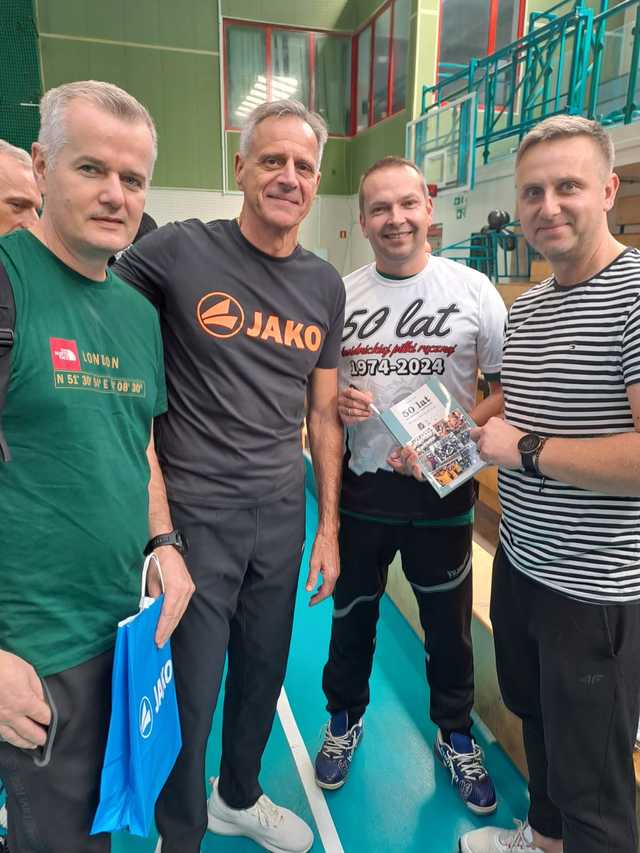 [FOTO] Świętowali 50 lat piłki ręcznej w naszym mieście. Uroczysty jubileusz pełen wspomnień, podziękowań i sportowej rywalizacji