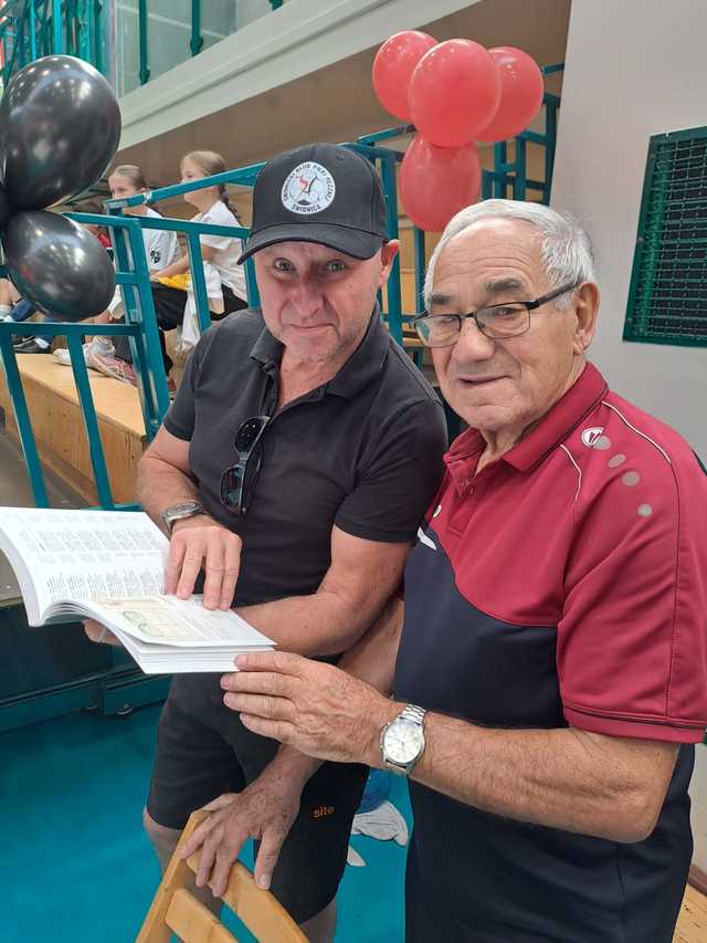 [FOTO] Świętowali 50 lat piłki ręcznej w naszym mieście. Uroczysty jubileusz pełen wspomnień, podziękowań i sportowej rywalizacji