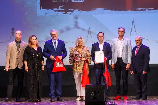 [FOTO] Świętowali 50 lat piłki ręcznej w naszym mieście. Uroczysty jubileusz pełen wspomnień, podziękowań i sportowej rywalizacji