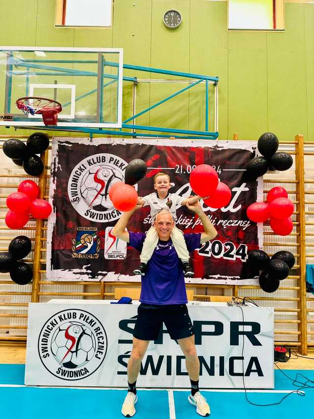 [FOTO] Świętowali 50 lat piłki ręcznej w naszym mieście. Uroczysty jubileusz pełen wspomnień, podziękowań i sportowej rywalizacji