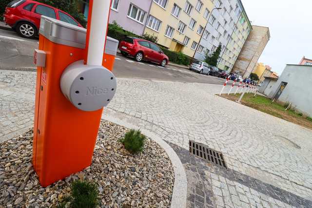 [FOTO] Podwórko w centrum miasta przeszło metamorfozę! Zobaczcie efekty prac