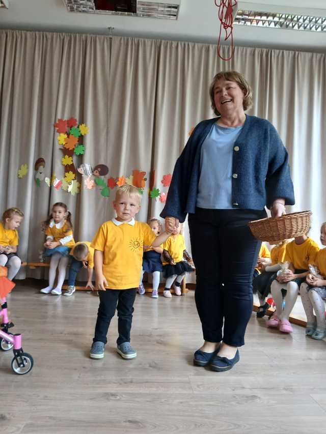 [FOTO] Powitanie jesieni i nowych przedszkolaków w Słoneczku