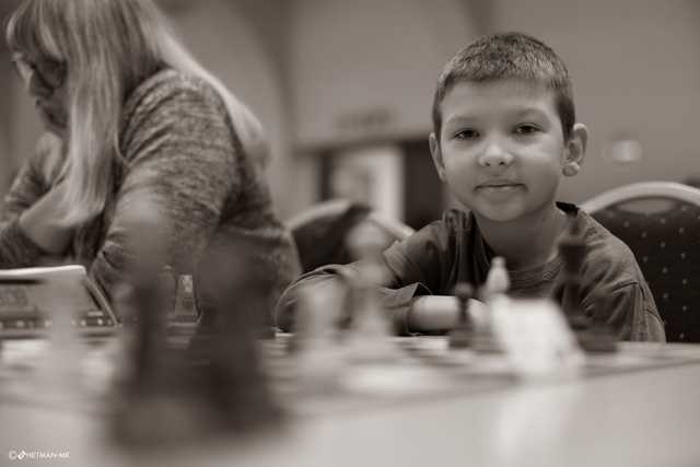 [FOTO] Szachiści opanowali halę sportowo-edukacyjną