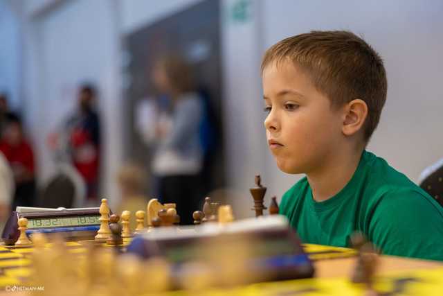 [FOTO] Szachiści opanowali halę sportowo-edukacyjną