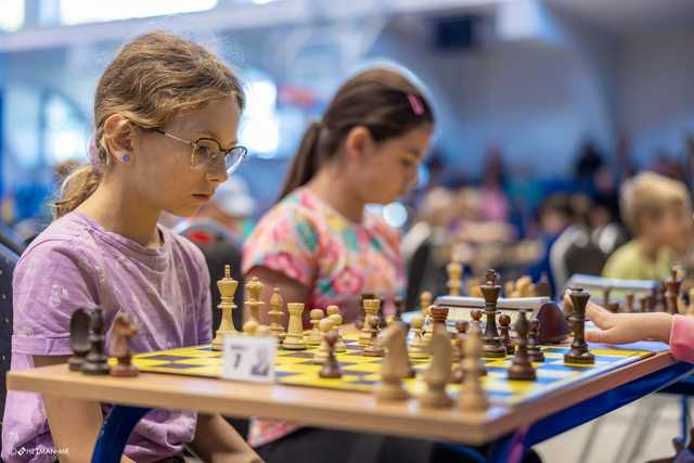 [FOTO] Szachiści opanowali halę sportowo-edukacyjną