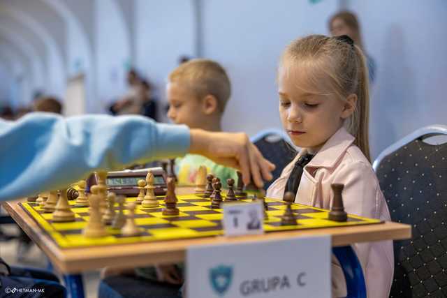 [FOTO] Szachiści opanowali halę sportowo-edukacyjną