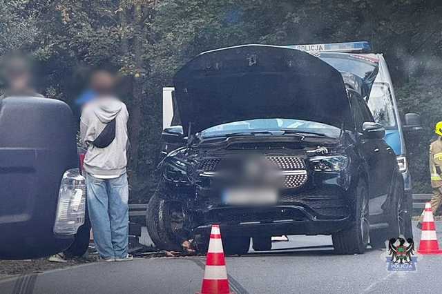 [FOTO] Czołówka w Lubachowie. Sprawca kompletnie pijany z dwoma zakazami