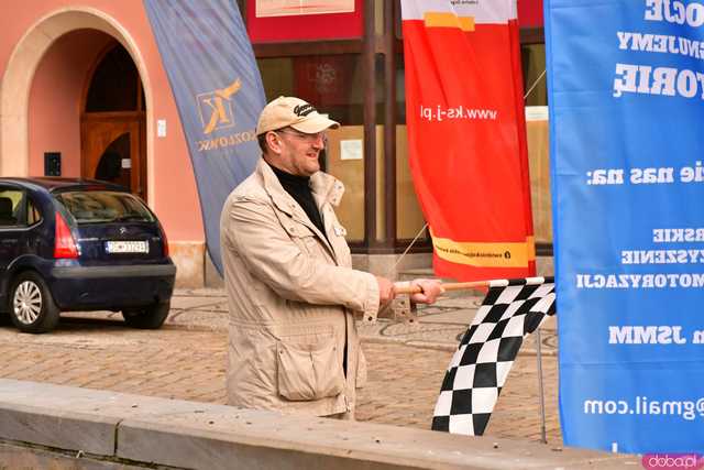 [WIDEO/FOTO] Zobaczcie te maszyny! Wystartował III Międzynarodowy Rajd Pojazdów Zabytkowych