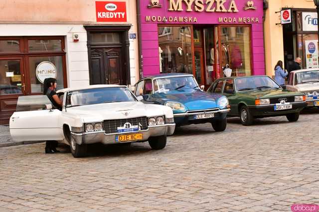 [WIDEO/FOTO] Zobaczcie te maszyny! Wystartował III Międzynarodowy Rajd Pojazdów Zabytkowych