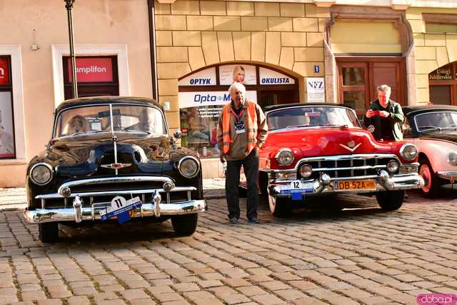 [WIDEO/FOTO] Zobaczcie te maszyny! Wystartował III Międzynarodowy Rajd Pojazdów Zabytkowych