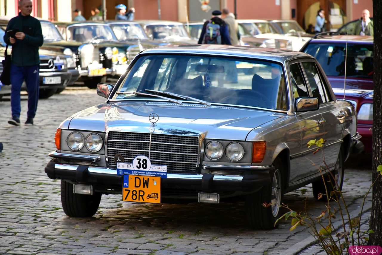 [WIDEO/FOTO] Zobaczcie te maszyny! Wystartował III Międzynarodowy Rajd Pojazdów Zabytkowych