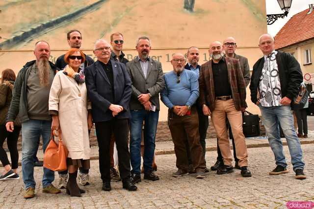 [FOTO] Odsłonili nowy mural i opowiedzieli wszystko o zegarach. Ruszyła kolejna edycja Gustavów
