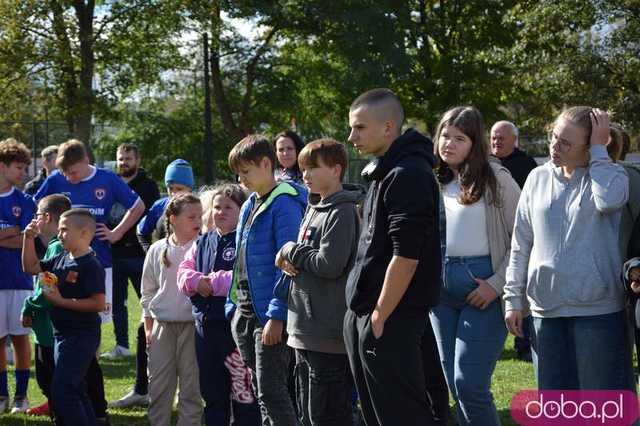 [FOTO] Grali i pomagali powodzianom